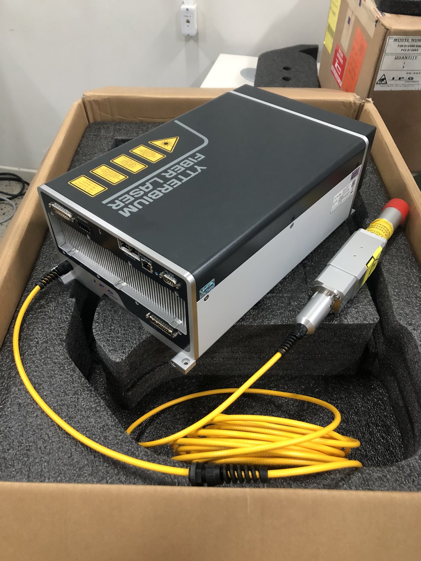 Fonte laser portátil para integração