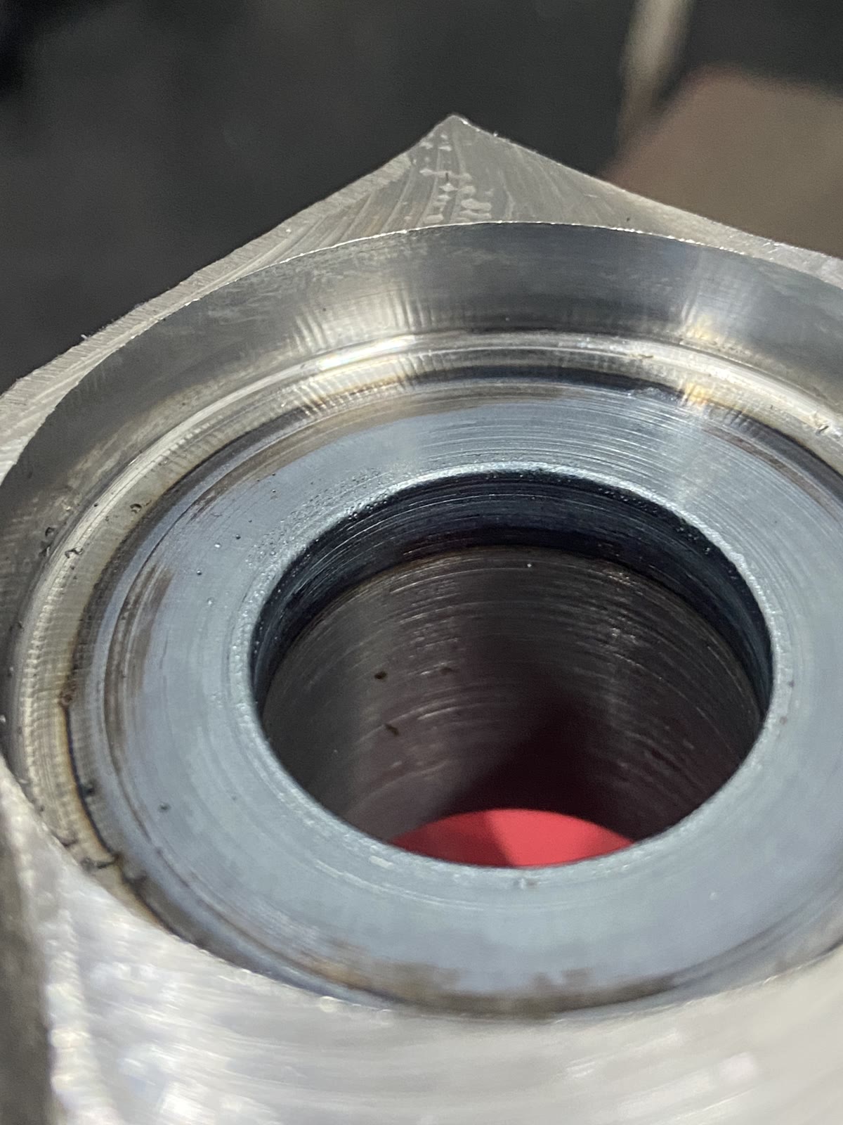 Peça com superfície temperada a laser
